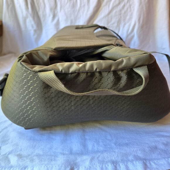 Osprey Porter 46 L Travel Back Duffel Bag Olive Green w 3 Matching Packing Cubes - Picture 8 of 12